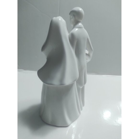 Royal Doulton Figurine Images Series "Bride & Groom" 1981 Issue 6 3/4" - Picture 5 of 10